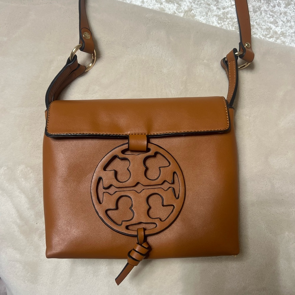 Torch Burch crossbody  new condition